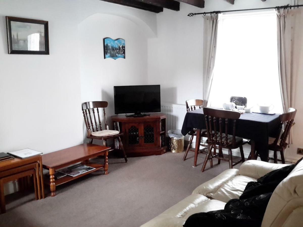 וויטבי Lupine Cottage מראה חיצוני תמונה