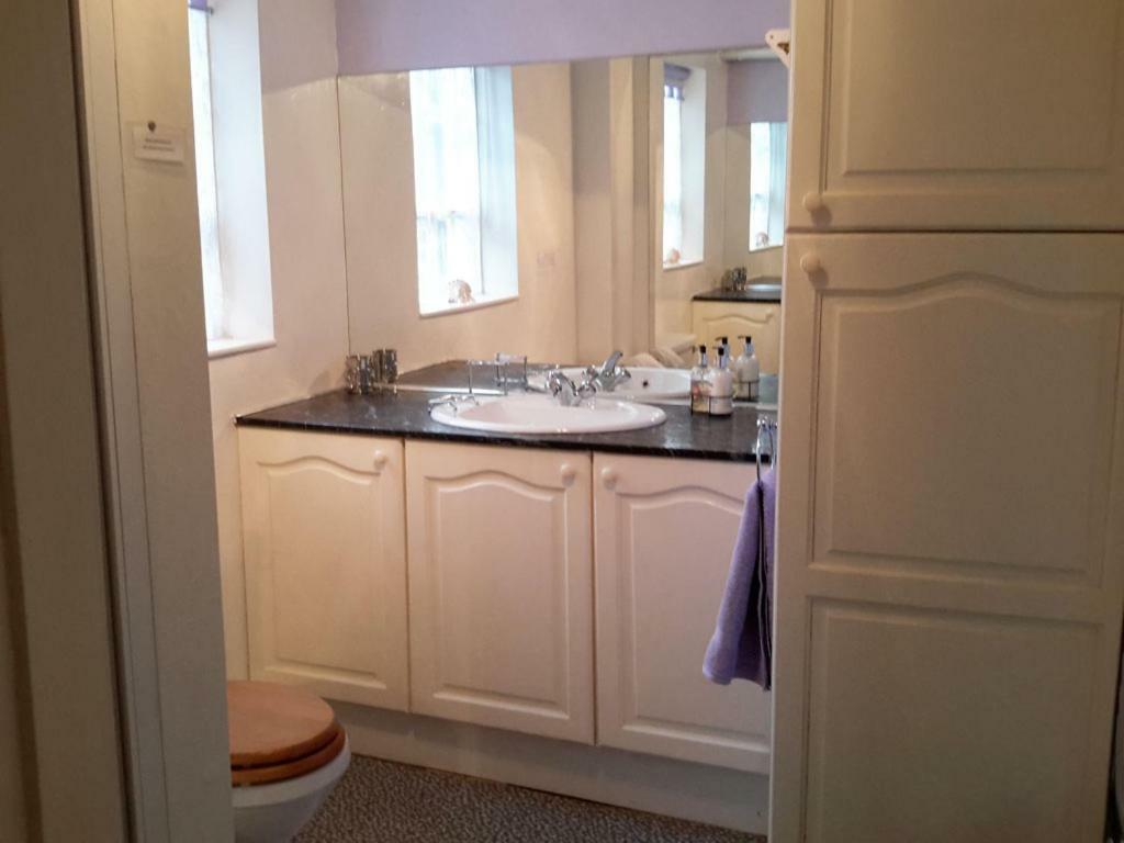 וויטבי Lupine Cottage מראה חיצוני תמונה
